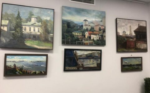 В центре работа "Сочи. Вид с Курортного проспекта"